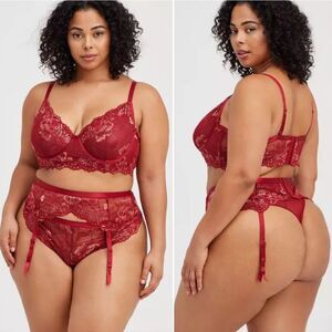 Torrid Biking Red Gold Lurex Garter Plussize 1X | 2X (14- 20) NWT